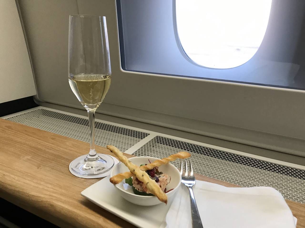 swiss-first-class-b77w-044