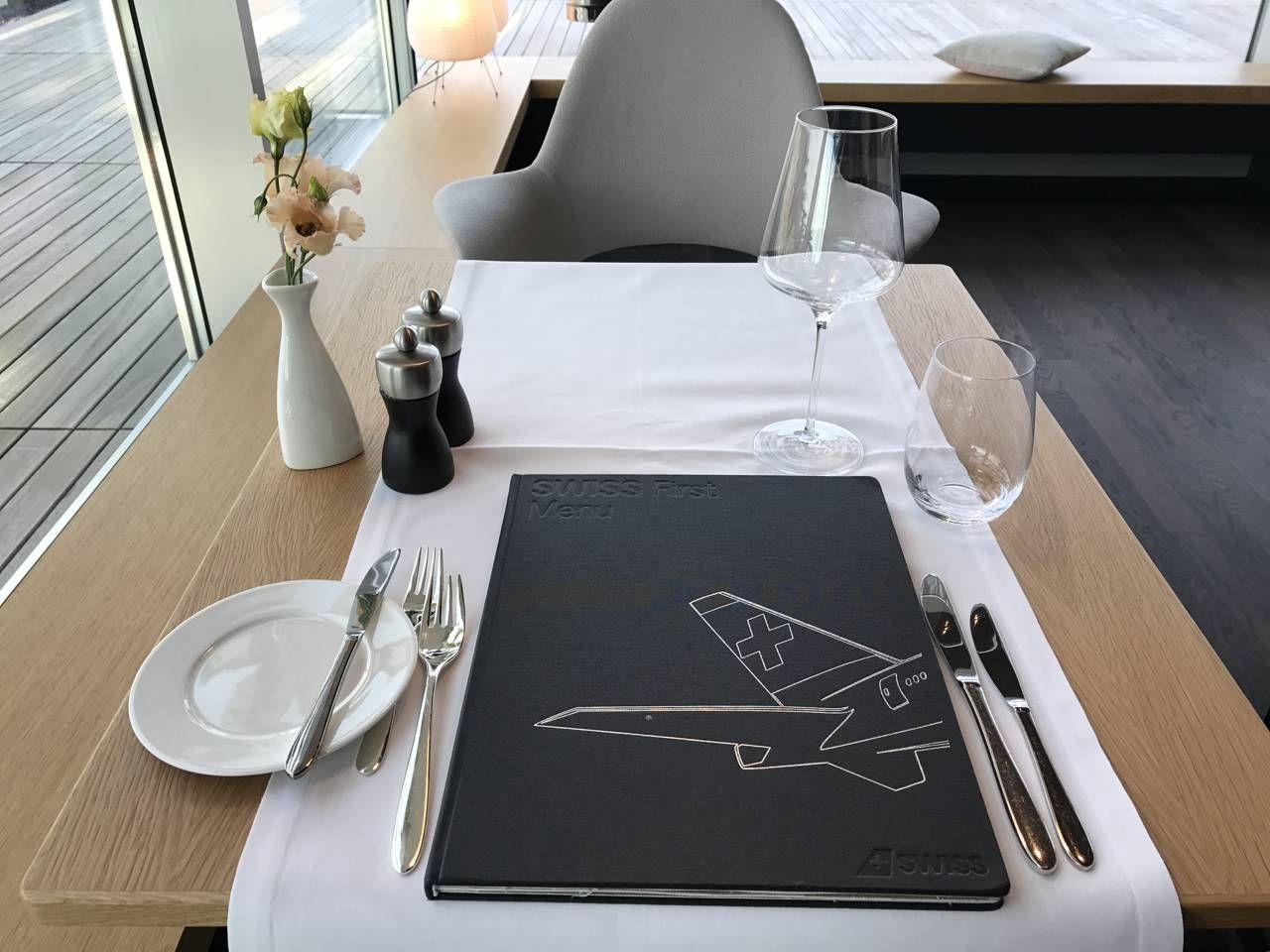 swiss-first-class-lounge-039