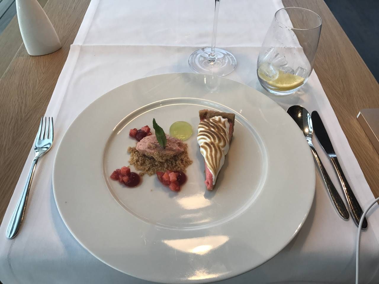swiss-first-class-lounge-057
