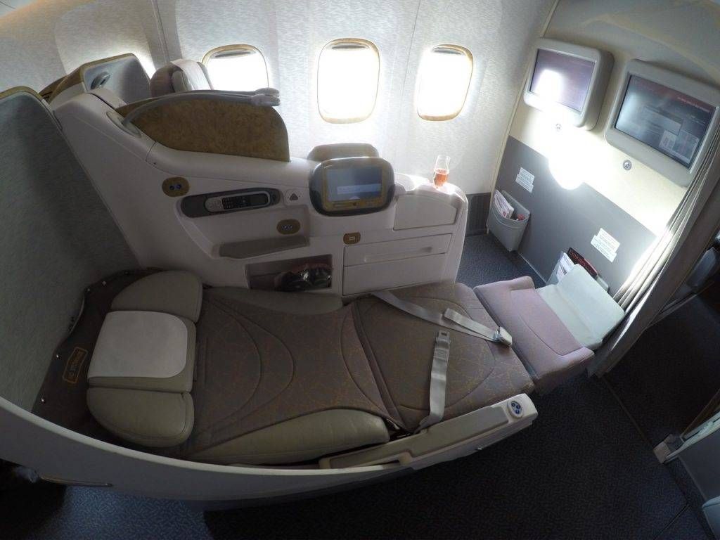 emirates 77w