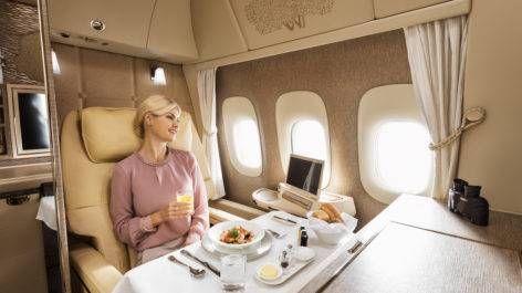 Use seus pontos TudoAzul para voar na Primeira Classe da Emirates