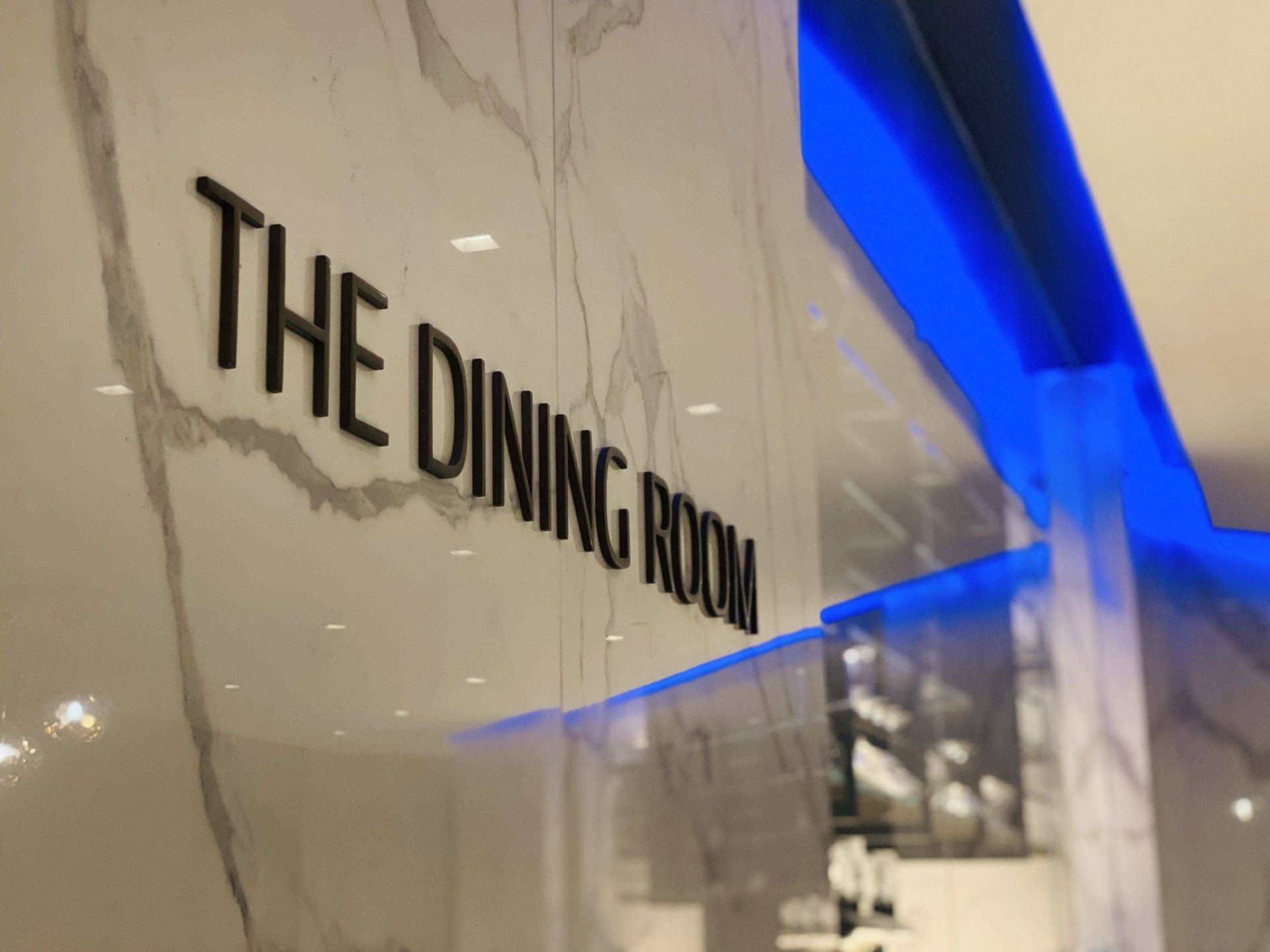 United Polaris Lounge Newark the dining room