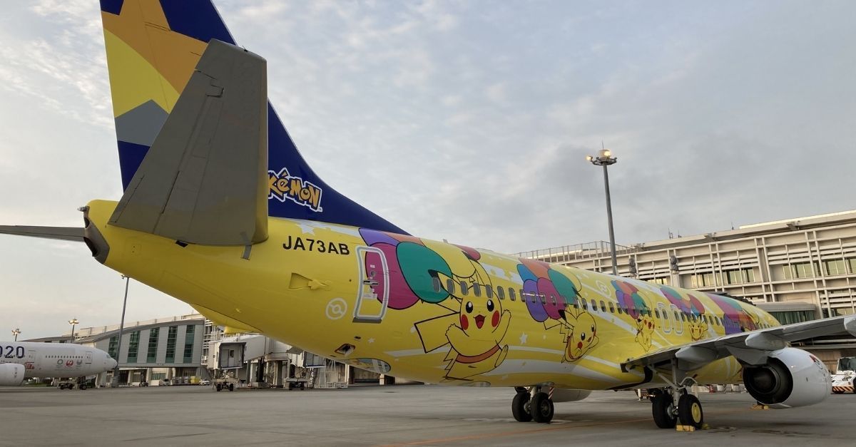 Boeing 737 Pikachu