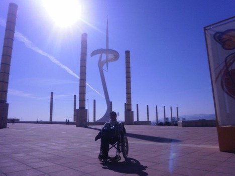 #PraTodoMundoVer: eu na cadeira de rodas no parque olímpico de Barcelona