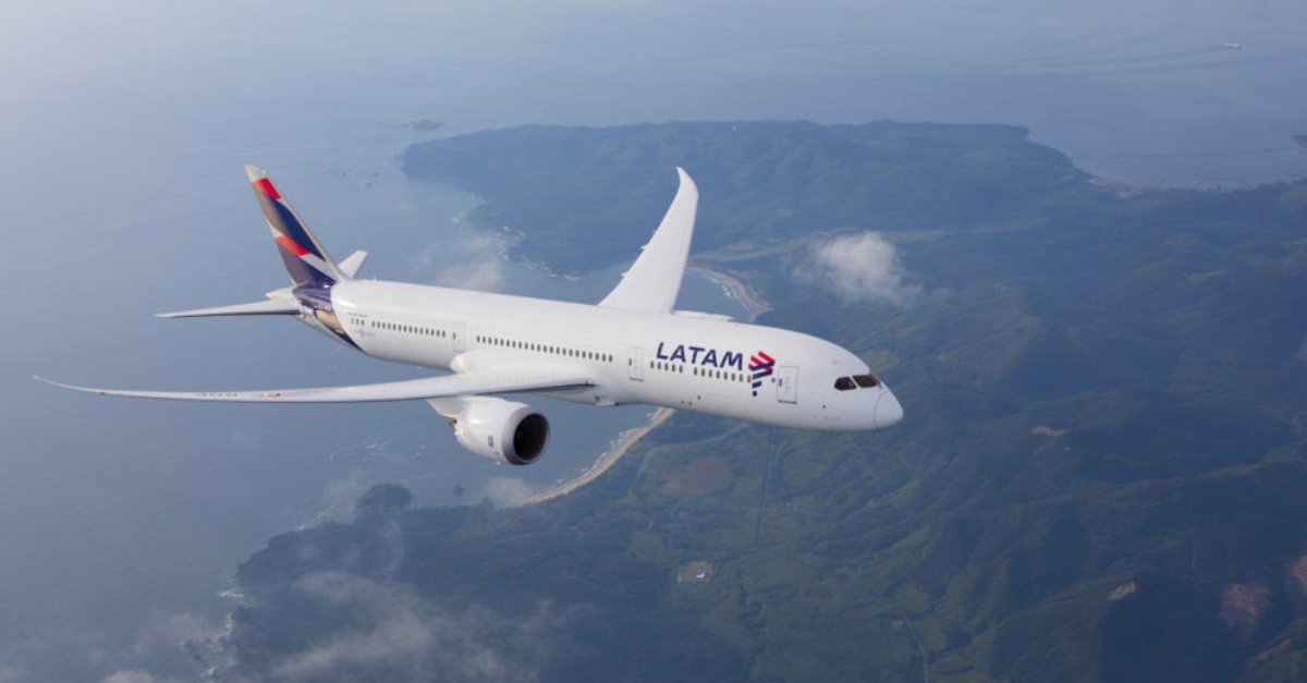 LATAM 787