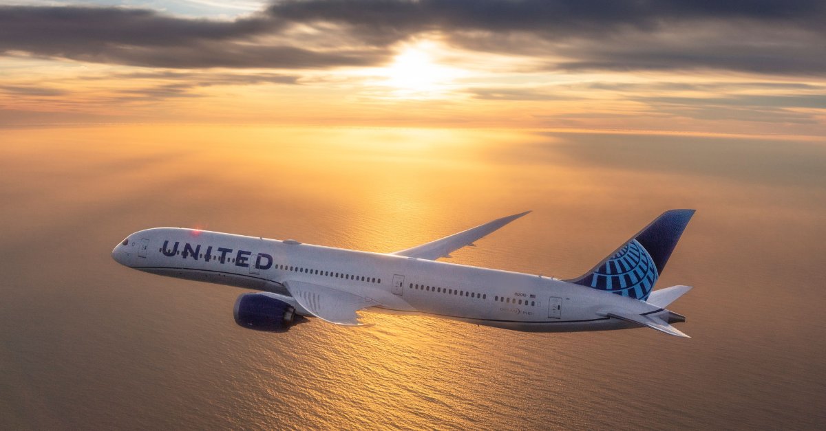 United 787