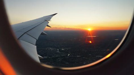Como sentir menos turbulência no voo