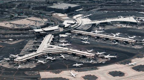 Quais são os hubs das principais companhias aéreas que operam no Brasil?