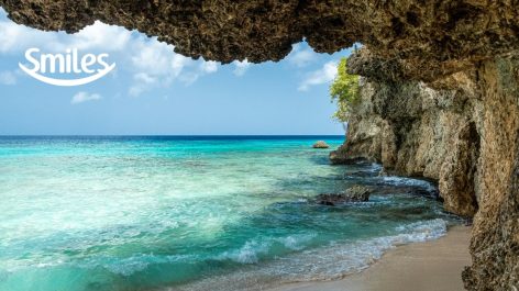 Voe para Curaçao a partir de R$ 1.024 + taxas ou por 64.800 milhas Smiles