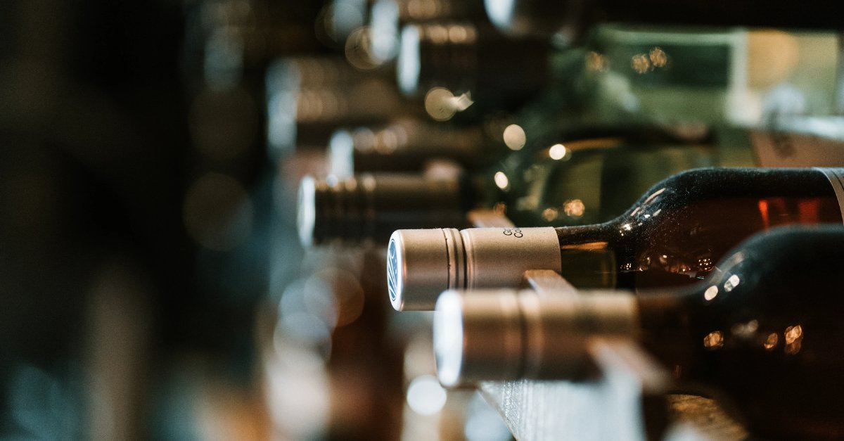 Azul renova carta de vinhos para voos internacionais com três novos produtos