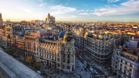 Muito bom! Voe para Madri a partir de 35.826 pontos LATAM Pass por trecho