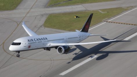 Air Canada retoma gradualmente operações após acordo com sindicato de comissários