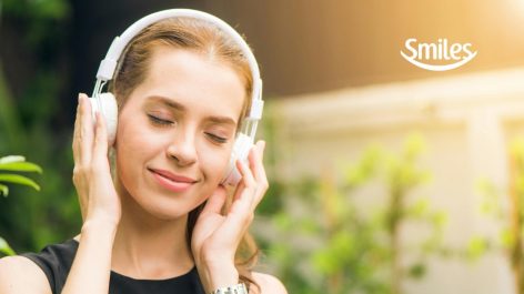 Shopping Smiles oferece até 14 milhas por real gasto em fones de ouvido Philco no Extra
