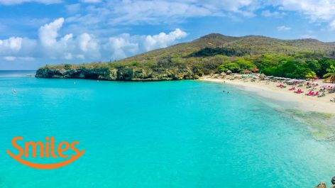 Voe para Curaçao a partir de R$ 1.260 ou 64 mil milhas Smiles o trecho + taxas