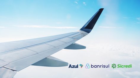 Azul Fidelidade oferece até 70% de bônus nas transferências de pontos do Sicredi e Banrisul