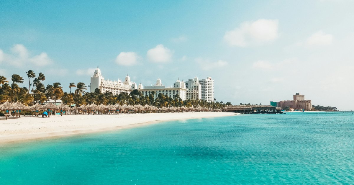 PP 14 Anos! Voe para Aruba a partir de R$ 856 ou 55 mil milhas Smiles + taxas