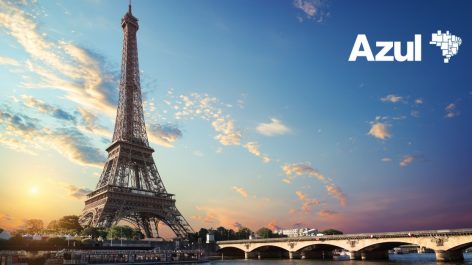 Voe para Paris a partir de R$ 1.131 ou 91 mil pontos Azul + taxas o trecho