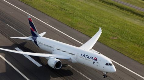 LATAM terá Wi-Fi a bordo em aviões de fuselagem larga a partir de 2026