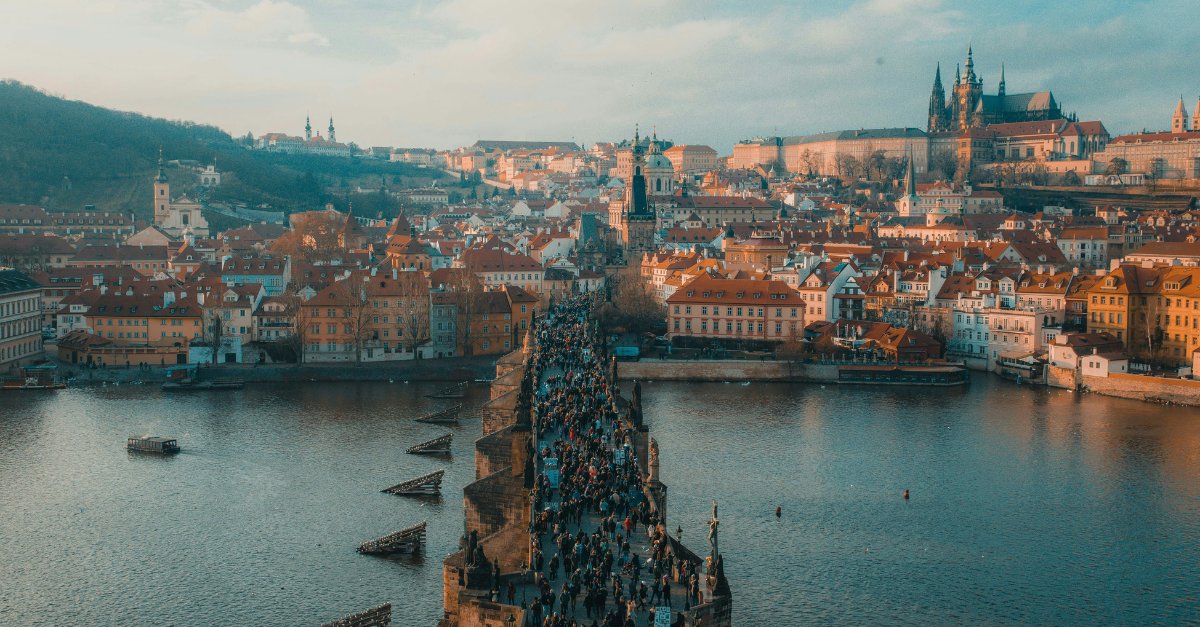 praga república theca