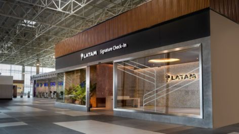 LATAM inaugura espaços exclusivos para check-in em Lima e anuncia nova sala VIP