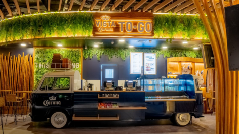 Corona lança bar temático no Aeroporto de Congonhas