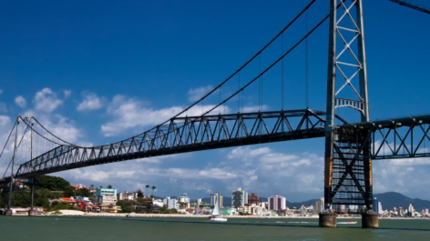 Voe para Brasília ou Florianópolis por apenas R$ 71 o trecho saindo de Campinas com a Azul