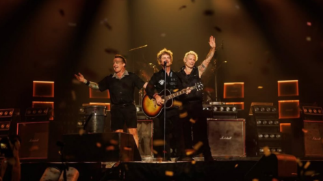 Companhias aéreas oferecem flexibilidade para passageiros após cancelamento do show do Green Day