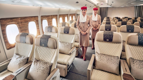 Emirates passa a permitir upgrade para Premium Economy usando milhas Skywards