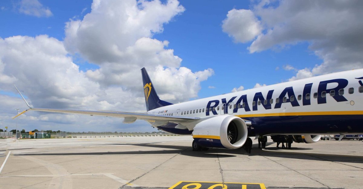 Ryanair confirma data para mudança definitiva para cartões de embarque digitais