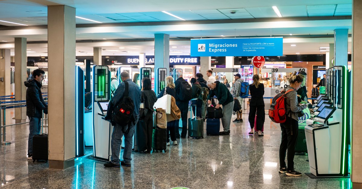 Aeroporto de Ezeiza inaugura novos e-gates para agilizar imigração em voos internacionais