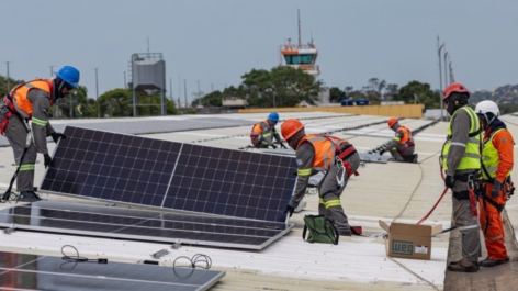 Aeroporto no Brasil vai operar 100% com energia solar a partir de 2026