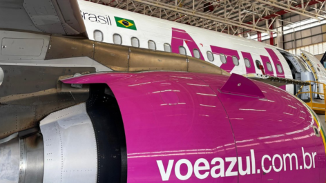 Azul promove campanha para clientes doarem pontos para pacientes em tratamento contra o câncer de mama