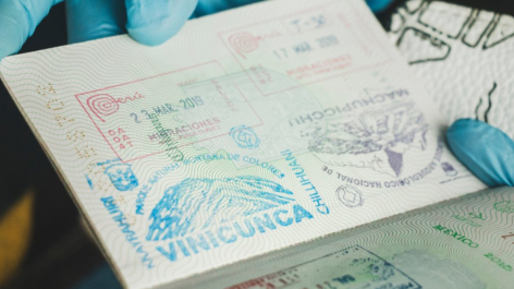 Europa inicia novo sistema de entrada e saída de turistas e põe fim aos carimbos nos passaportes